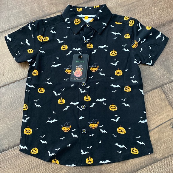 NWT Halloween Button Up - Picture 1 of 4